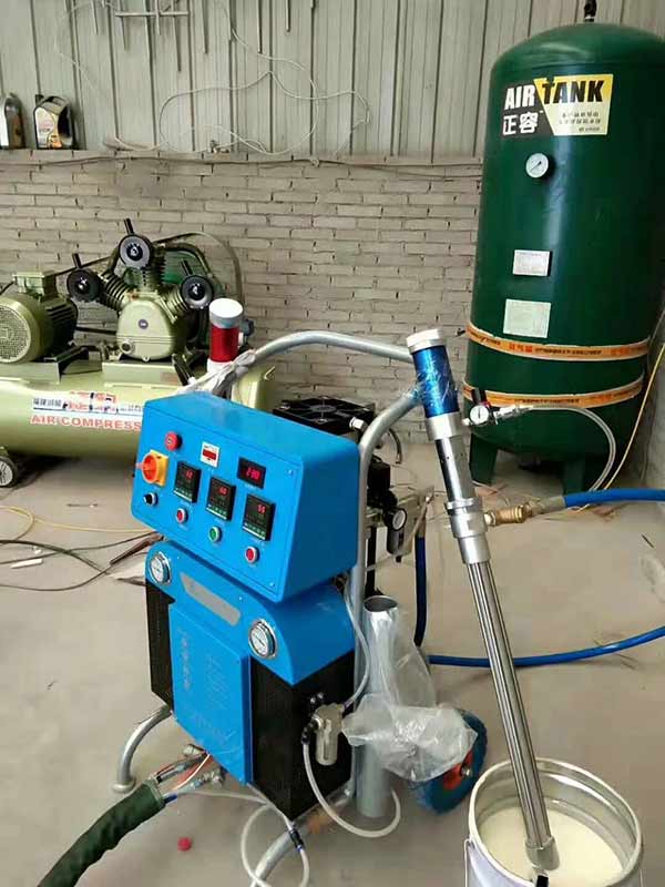 JNJX-Q5200-聚脲噴涂機(jī)(圖2) Q5200聚脲噴涂機(jī)用于泡沫雕塑防腐耐磨施工案例
